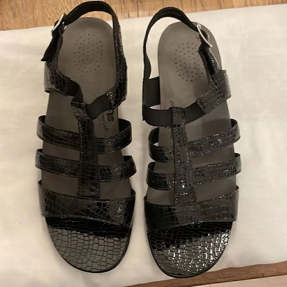 SAS ALLEGRO BLACK CROC SANDALS.  NEW - Picture 1 of 10